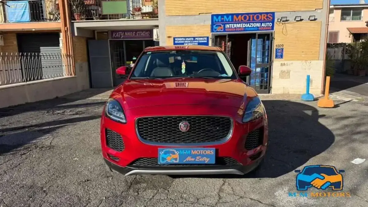 Usado Jaguar E-Pace R-Dynamic 150 CV (110 kW) 2019 Rojo SUV
