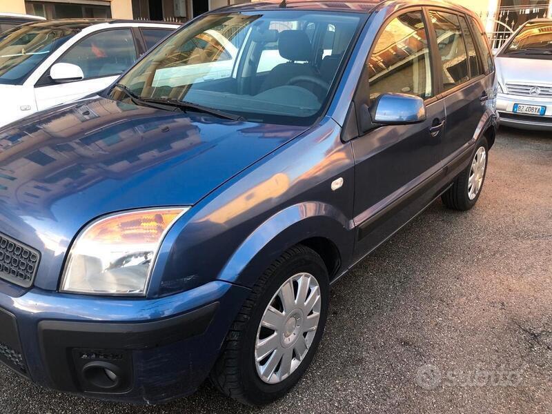 Usato 2006 Ford Fusion 1.6 Diesel (2.000 €)