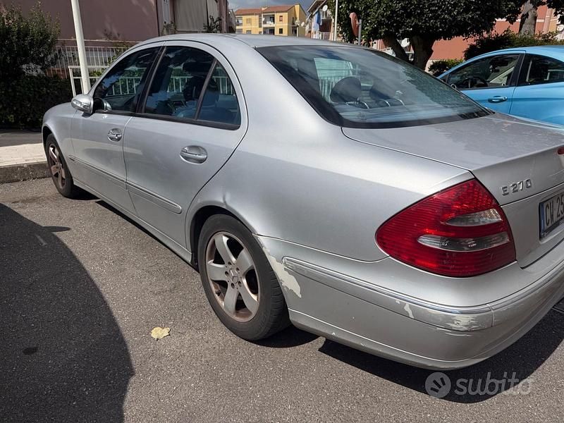 Usata Mercedes E270 177 CV (130 kW) 2005 Berlina