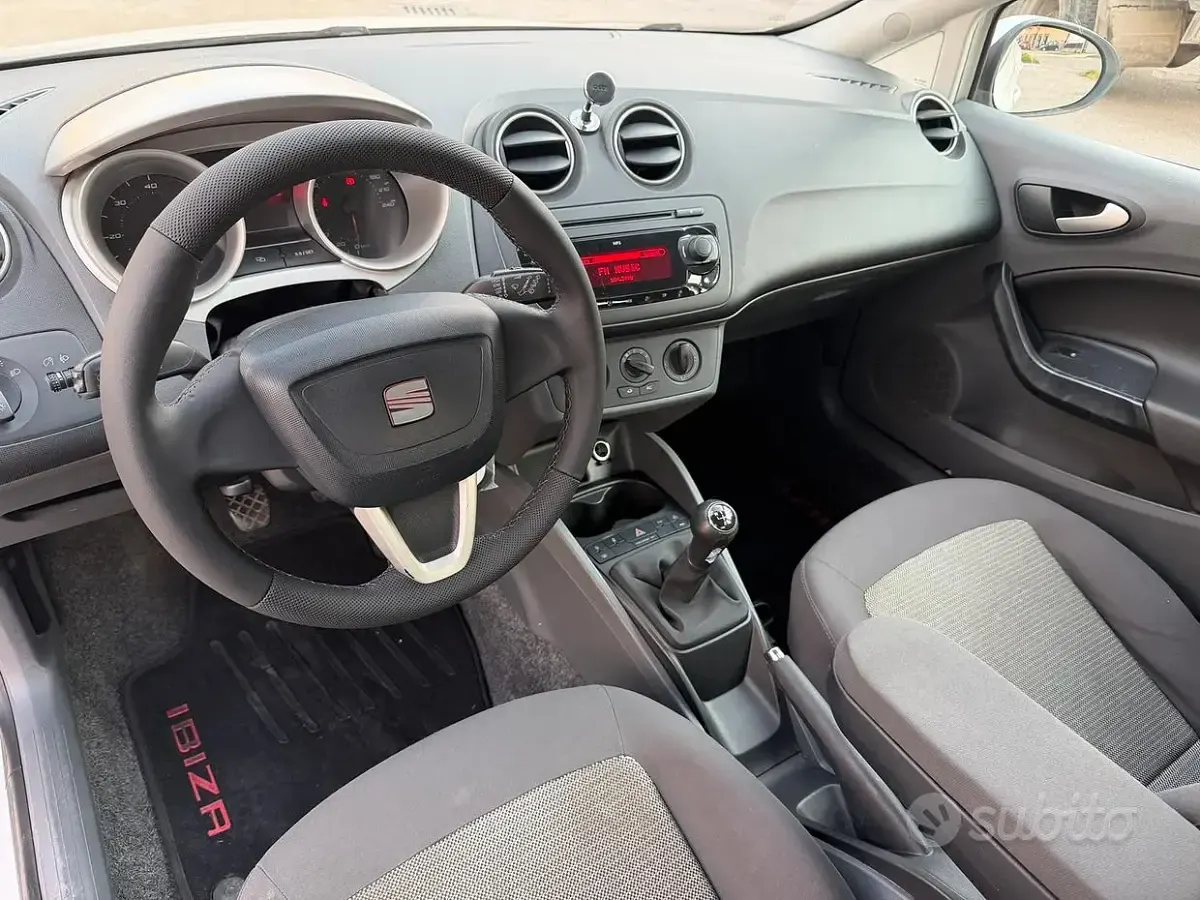 Usata Seat Ibiza 90 CV (66 kW) 2010 Bianco Berlina