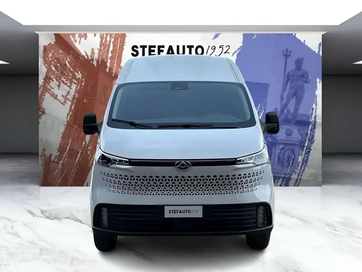 Nuova Maxus V70 150 CV (110 kW) 2026 Warm white: pastello Furgone