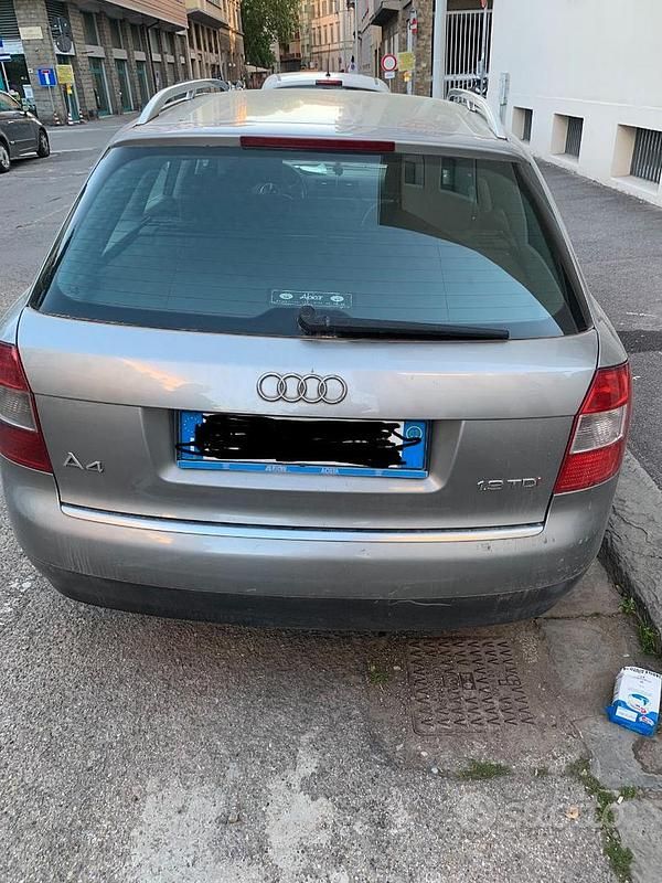 Usata Audi A4 131 CV (96 kW) 2002 Argento Station wagon