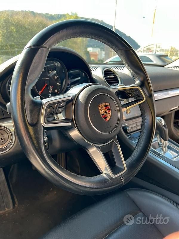 Usata Porsche Boxster Spyder 299 CV (219 kW) 2019 Grigio Cabrio