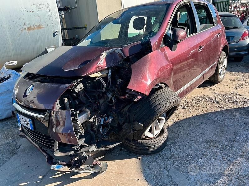 Usata Renault Mégane Bose Edition 110 CV (80 kW) 2012 Rosso Berlina