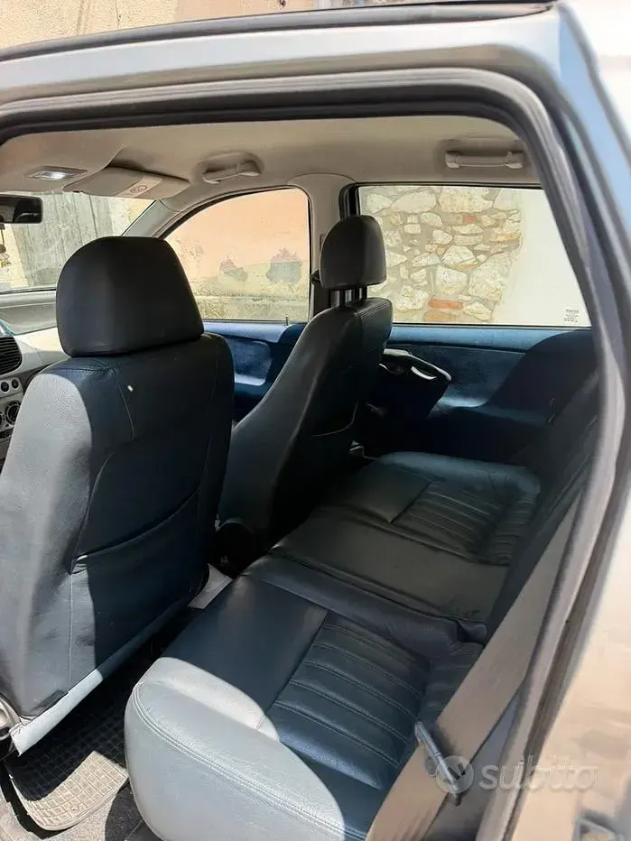 Usata Fiat Punto 69 CV (50 kW) 2005 Grigio Utilitaria
