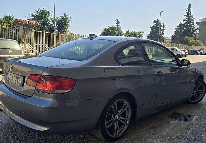 Usata BMW 320 177 CV (130 kW) 2009 Coupé