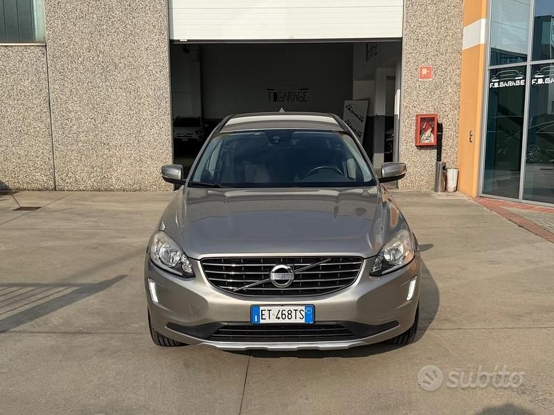Usata Volvo XC60 Summum 135 CV (99 kW) 2014 Grigio SUV