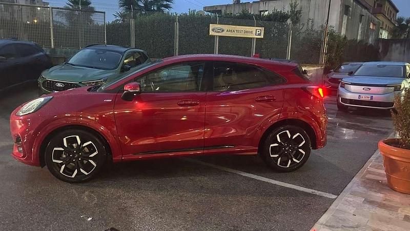 Usata Ford Puma ST-Line X 125 CV (91 kW) 2022 Fantastic red SUV