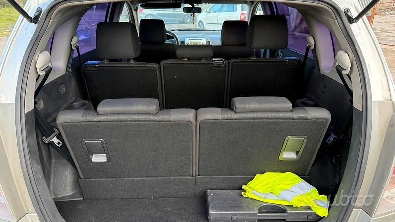 Usata Toyota Corolla Verso 136 CV (100 kW) 2007 Grigio Monovolume