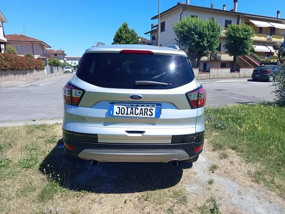 Usata Ford Kuga ST-Line 120 CV (88 kW) 2019 Argento SUV