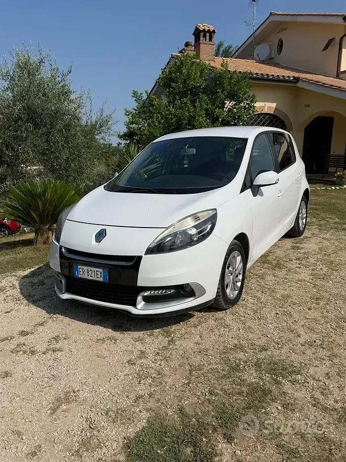 Usata Renault Scénic III XMOD 110 CV (80 kW) 2014 Bianco Monovolume