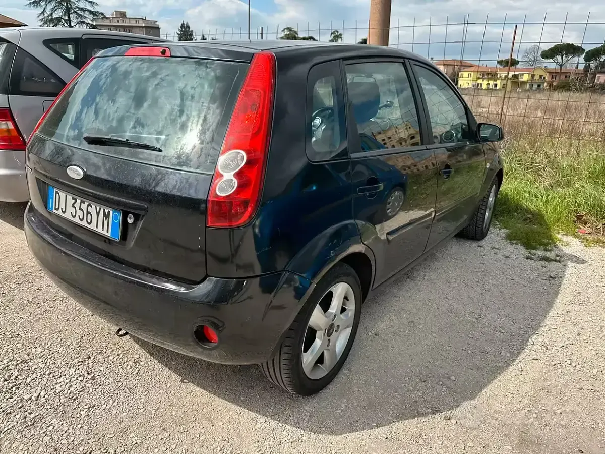 Usata Ford Fiesta 75 CV (55 kW) 2007 Utilitaria