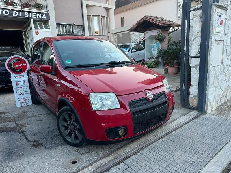 Rosso Usata 2009 Fiat Panda Tre volumi | 5800 € (Ottimo prezzo) - Immagine 1/4