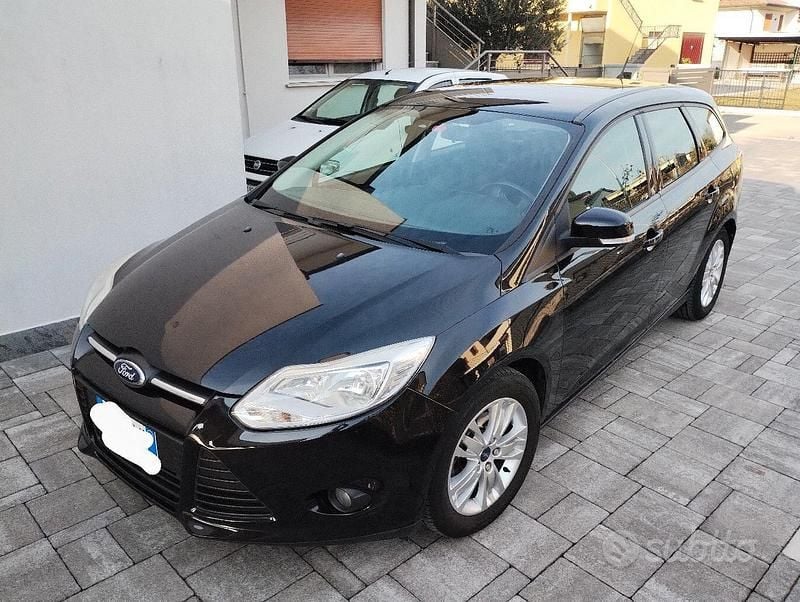 Usata Ford Focus 115 CV (84 kW) 2012 Nero Station wagon