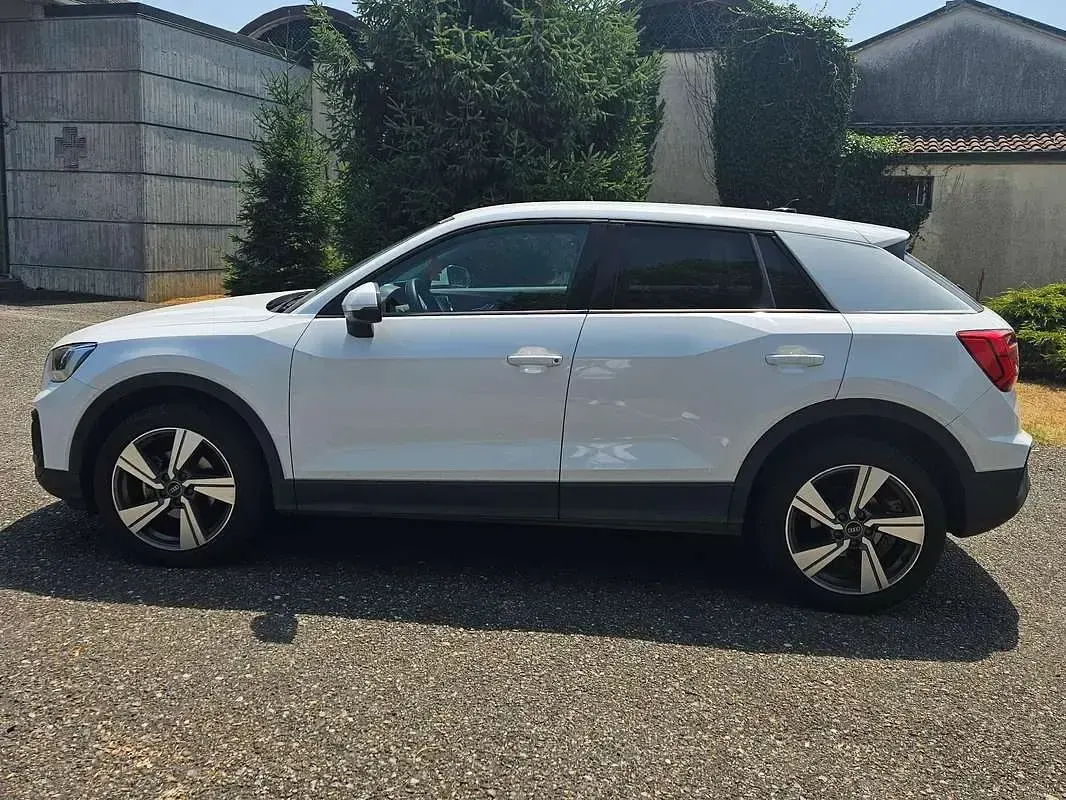 Usata Audi Q2 Ambiente 150 CV (110 kW) 2021 Bianco SUV