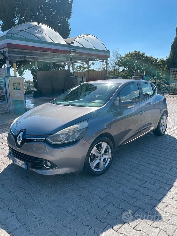 Usata Renault Clio IV Initiale 101 CV (74 kW) 2012 Grigio Utilitaria