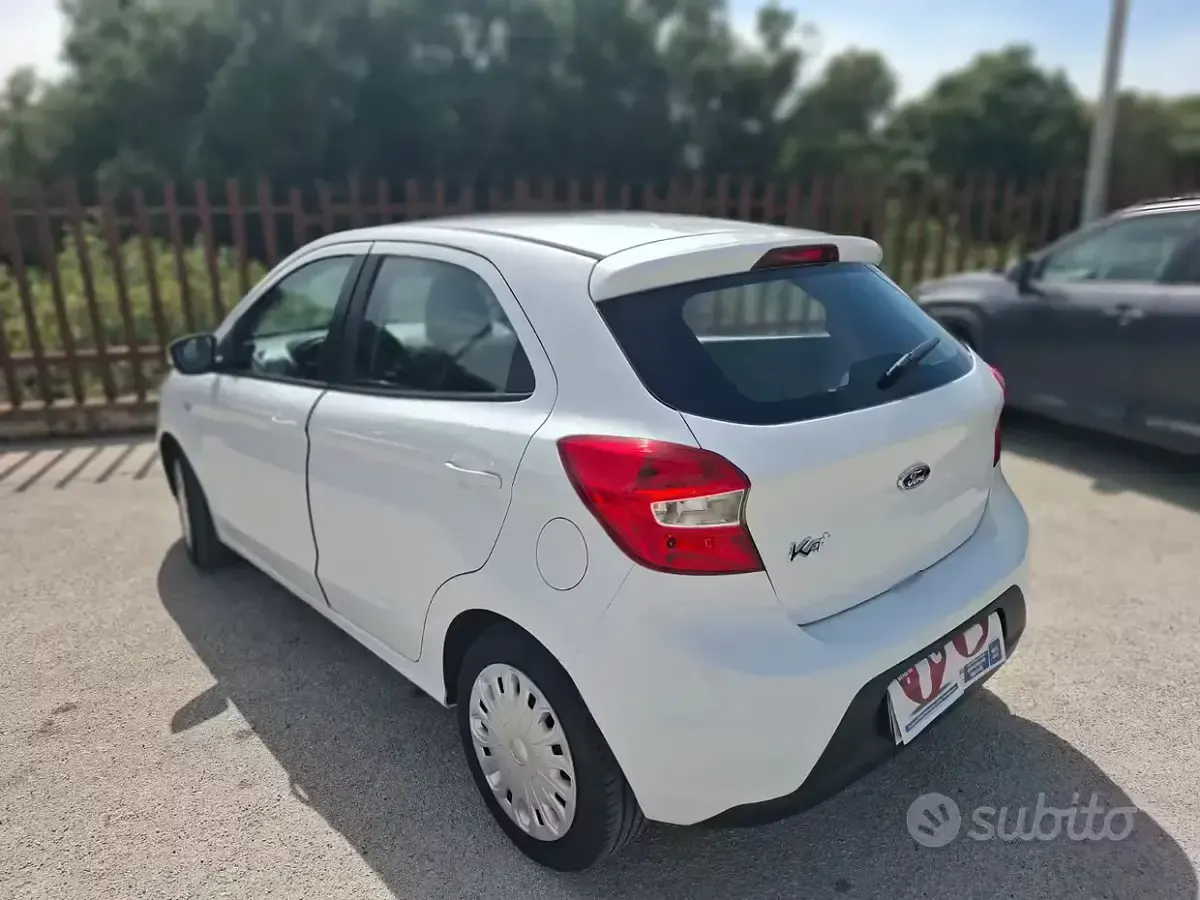 Usata Ford Ka Plus 71 CV (52 kW) 2017 Bianco Utilitaria