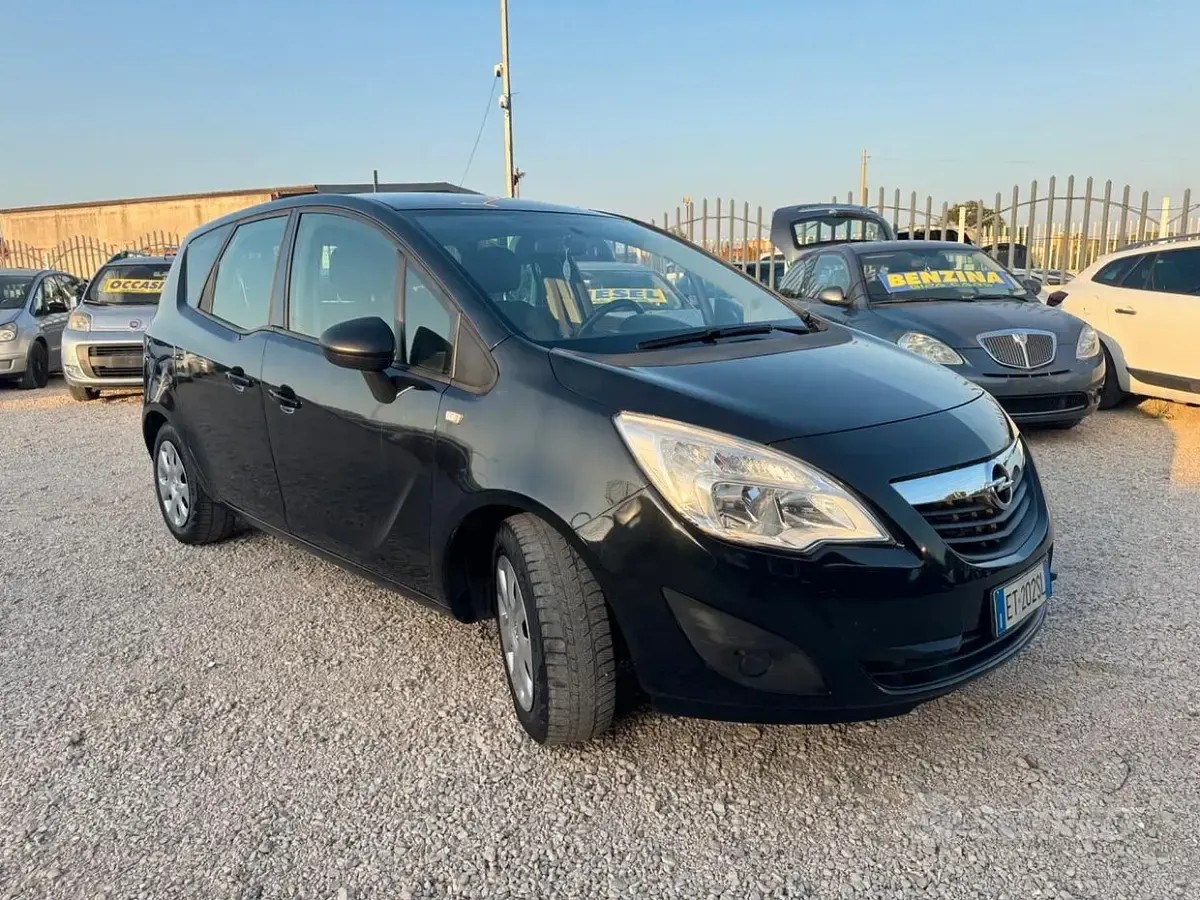 Usata Opel Meriva Cosmo 101 CV (74 kW) 2013 Nero Monovolume