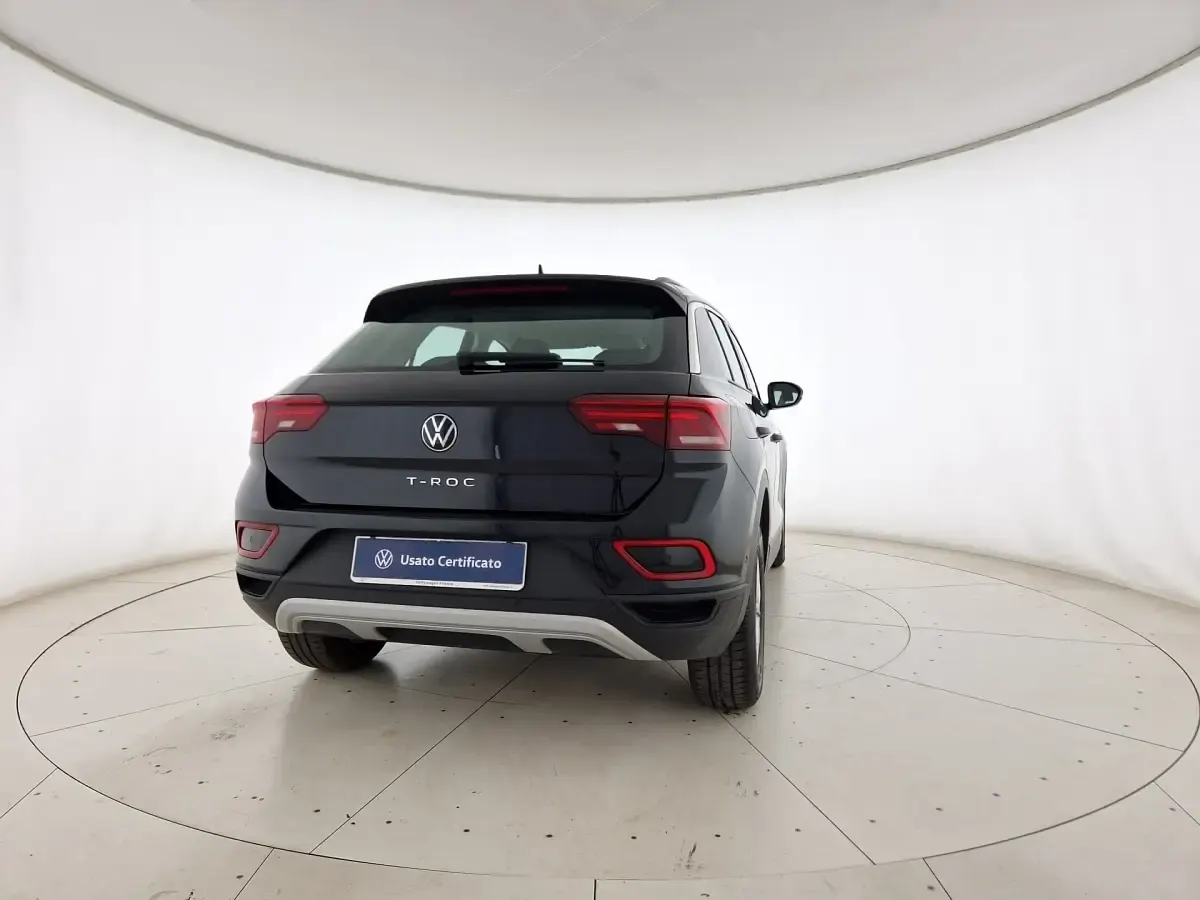 Usata VW T-Roc Life 115 CV (84 kW) 2025 Deep black perlato SUV
