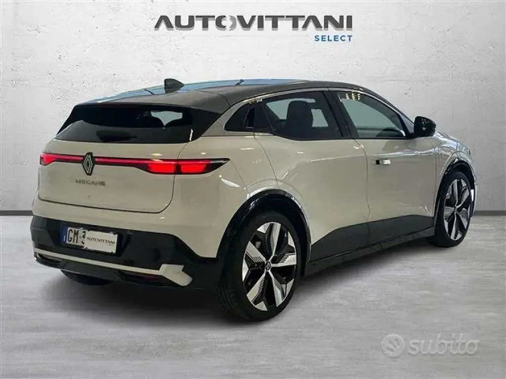 Käytetty Renault Megane E-Tech Techno 55 kW (75 HP) 2023 Valkoinen Sedan