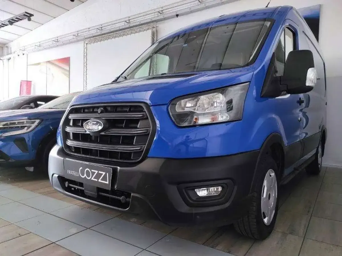 Usata Ford Transit Trend 131 CV (96 kW) 2024 Blu/azzurro Furgone