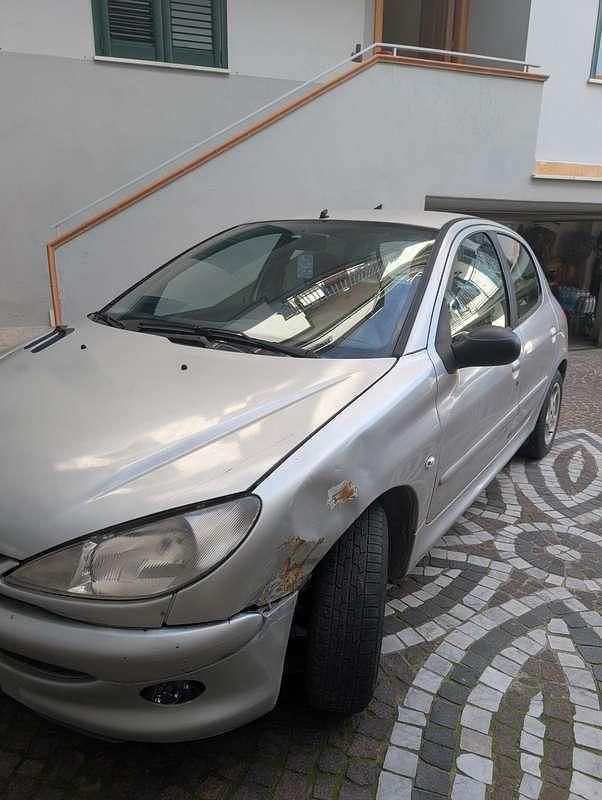 Usata Peugeot 206 60 CV (44 kW) 2000 Grigio Berlina