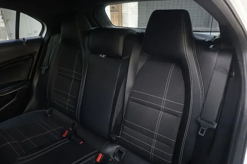 Usata Mercedes A160 Premium 90 CV (66 kW) 2015 Bianco Utilitaria