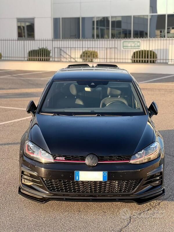 Usata 2019 VW Golf VII GTI Tre volumi | 27.900 € (Cara) - Immagine 1/4