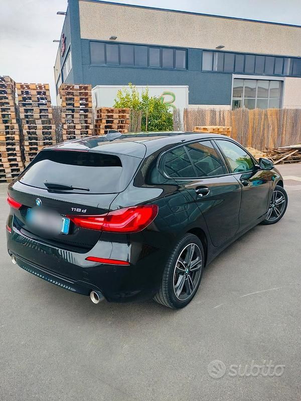 Usata BMW 118 Sport Line 150 CV (110 kW) 2021 Nero Utilitaria