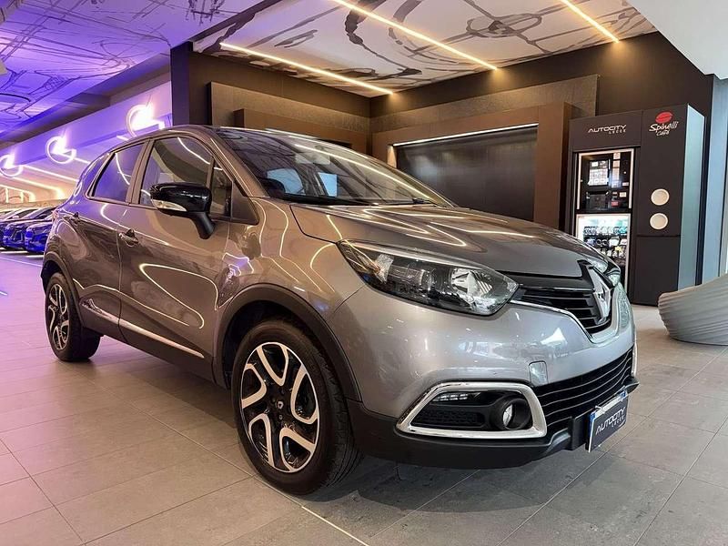 Grigio Usata 2016 Renault Captur Life SUV | 9500 € (Buon prezzo) - Immagine 1/4