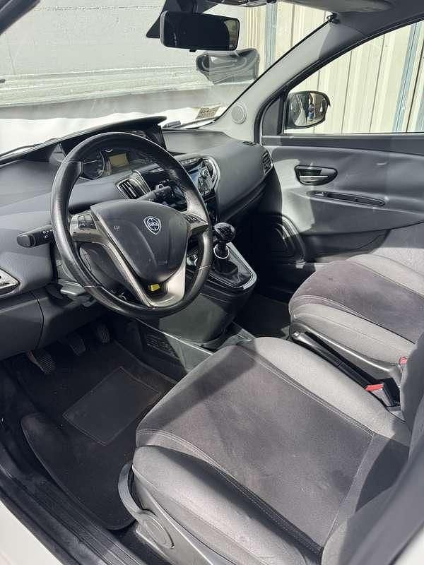 Usata Lancia Ypsilon Gold 95 CV (69 kW) 2015 Utilitaria