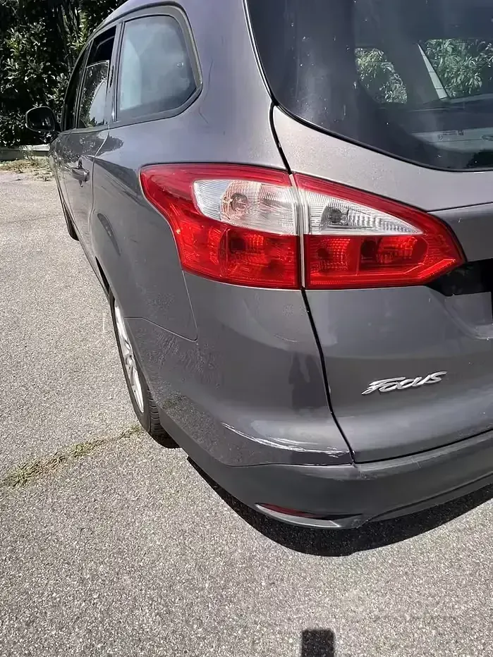Usata Ford Focus 116 CV (85 kW) 2012 Grigio Station wagon