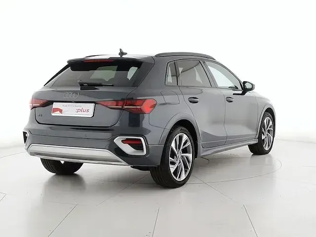 Usata Audi A3 Advanced Plus 150 CV (110 kW) 2024 Grigio manhattan metallizzato Berlina