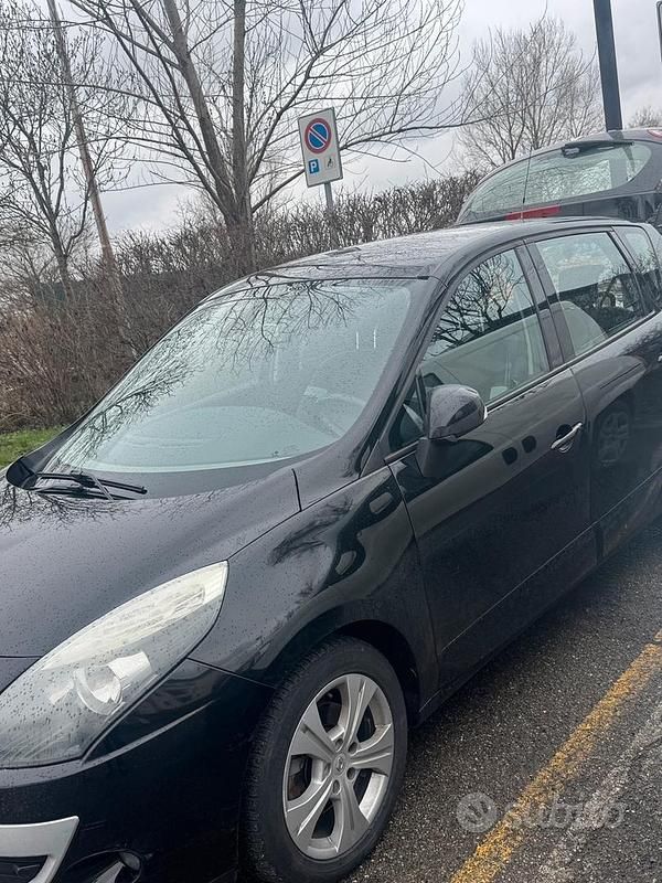 Usata Renault Scénic III 110 CV (80 kW) 2011 Nero Monovolume