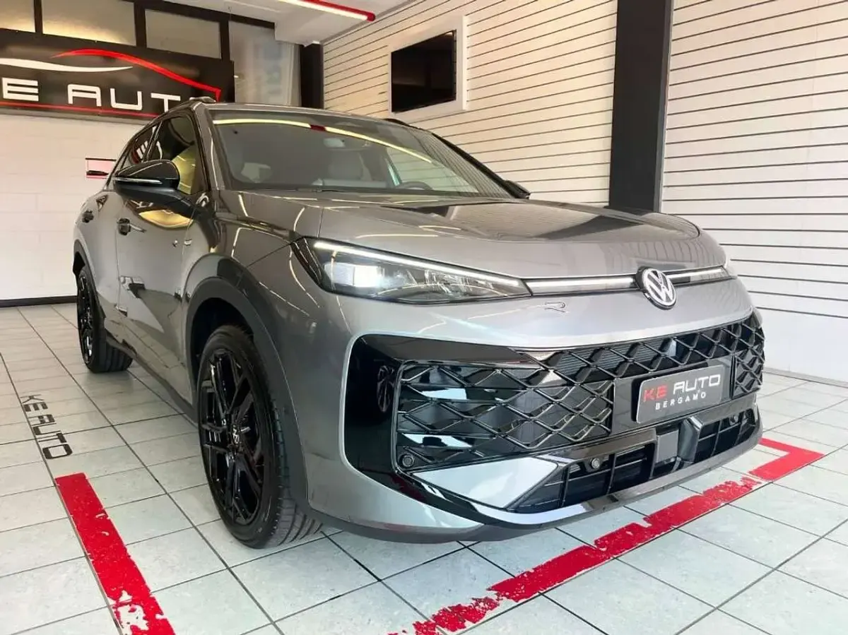 Nuova VW T-Roc R-line 150 CV (110 kW) 2026 Grigio SUV