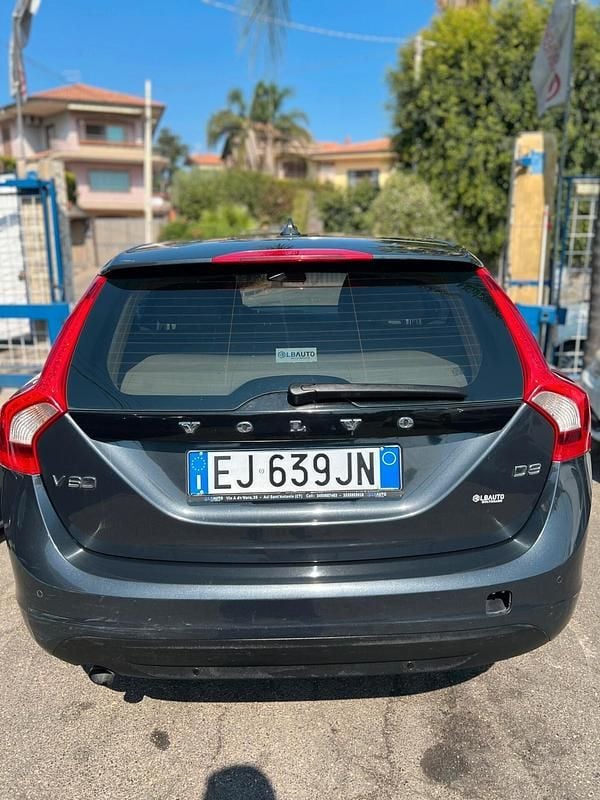 Usata Volvo V60 Summum 163 CV (119 kW) 2011 Nero Station wagon