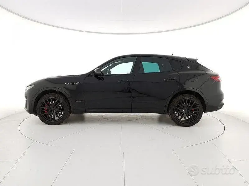 Usata Maserati 430 430 CV (316 kW) 2018 Nero Station wagon