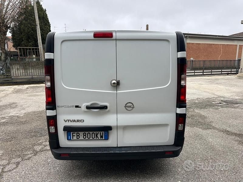 Usata Renault Trafic 89 CV (65 kW) 2015 Bianco Monovolume