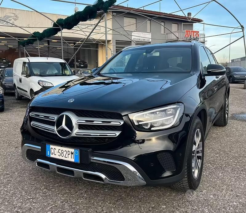 Usata Mercedes GLC200 Business 163 CV (119 kW) 2020 Nero SUV