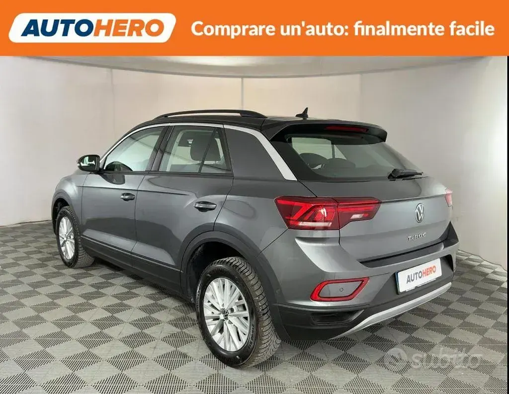 Usata VW T-Roc Life 150 CV (110 kW) 2024 Grigio SUV