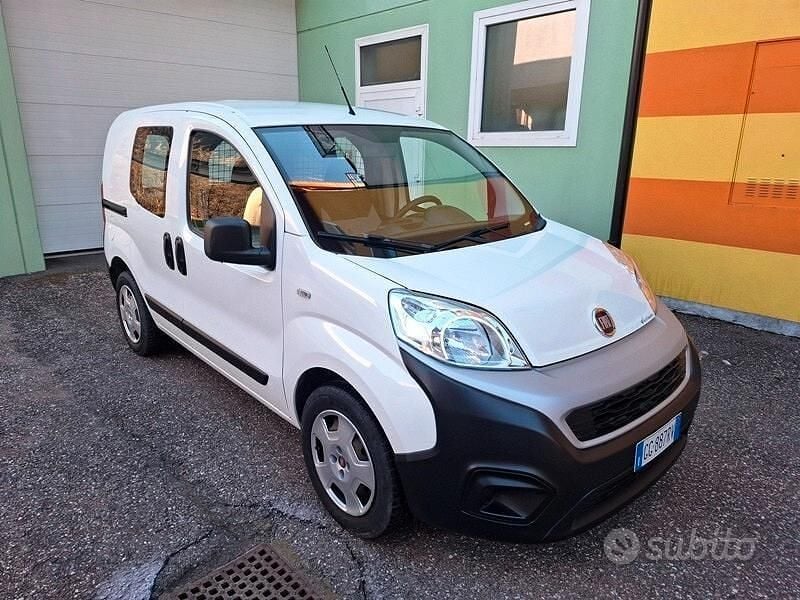 Bianco Usata 2021 Fiat Fiorino Monovolume | 8500 € (Buon prezzo) - Immagine 1/4