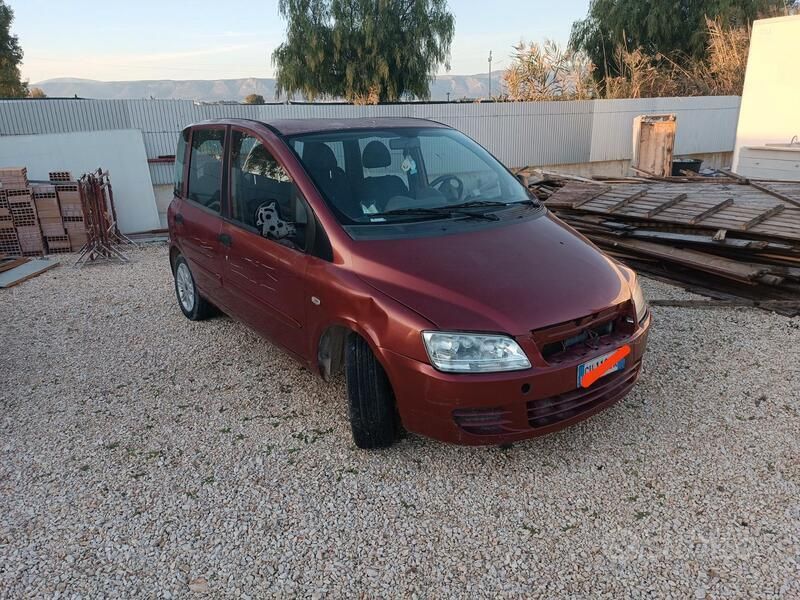 Usata 2005 Fiat Multipla Monovolume | 1000 € (Ottimo prezzo) - Immagine 1/4