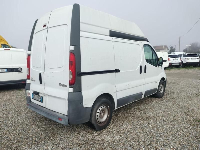 Usata Renault Trafic 116 CV (85 kW) 2009 Bianco Monovolume