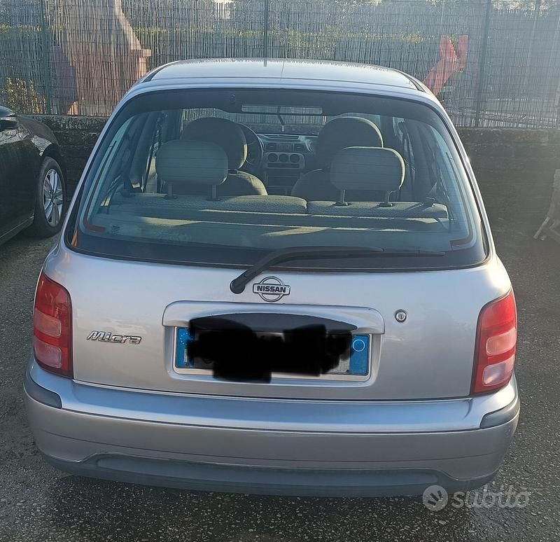 Usata Nissan Micra 81 CV (59 kW) 2002 Grigio Utilitaria