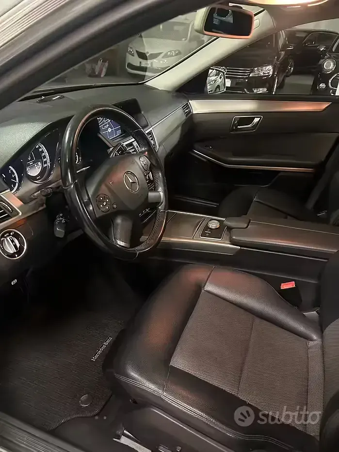 Usata Mercedes E350 AMG 265 CV (194 kW) 2011 Grigio Berlina