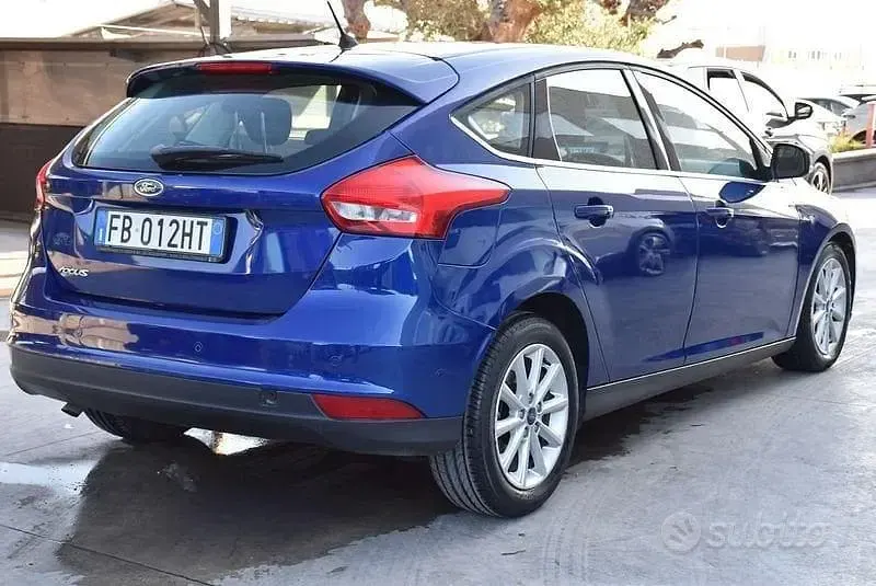 Usata Ford Focus Titanium S 120 CV (88 kW) 2015 Blu/azzurro Berlina