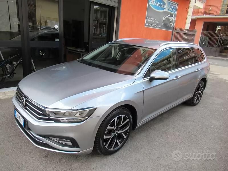 Usata VW Passat Executive 200 CV (147 kW) 2020 Grigio Station wagon