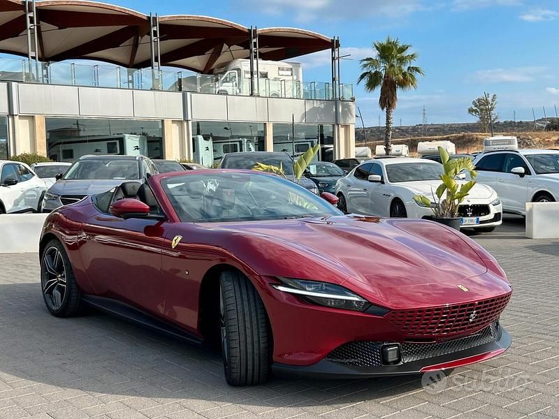 Usata Ferrari Roma 620 CV (456 kW) 2024 Rosso Cabrio