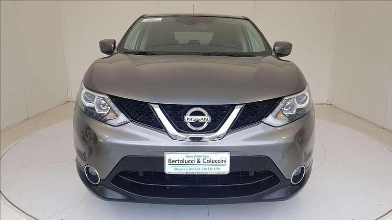 Usata Nissan Qashqai Acenta 110 CV (80 kW) 2016 Grigio metallizzato SUV