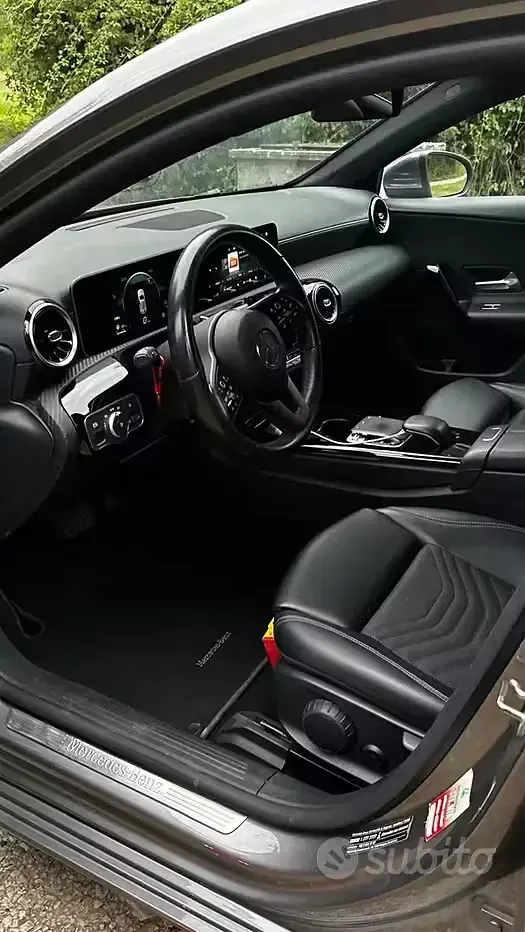 Usata Mercedes A180 116 CV (85 kW) 2019 Grigio Berlina